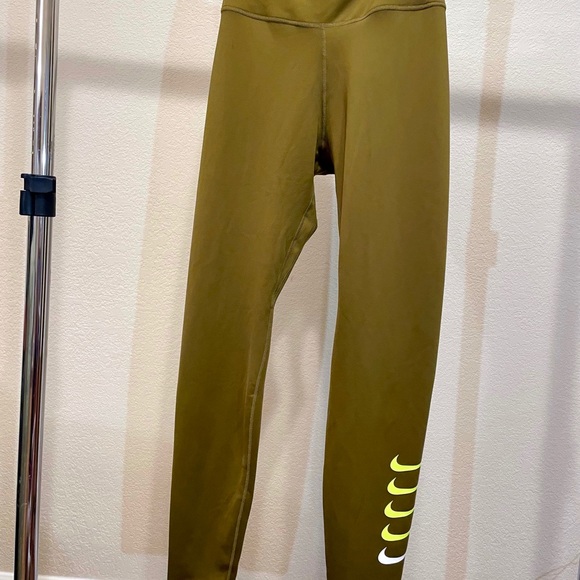 Nike Pants - Brand New Nike Dri-Fit Leggings